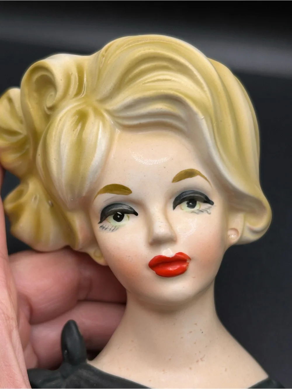 Napcoware 1960s Vintage Blonde Lady Head Vase with Red Lips 4”